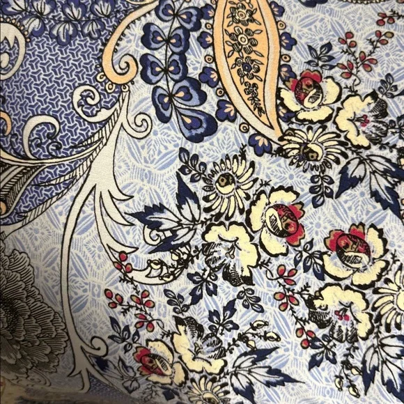 Light Blue Paisley Print V-Neck Long Sleeve Top - Picture 3 of 7